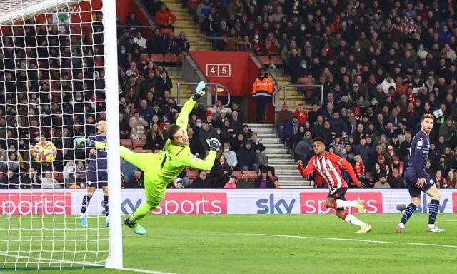 开云正版应用-2022继续快乐！12连胜止步，瓜帅真留着斯特林过年