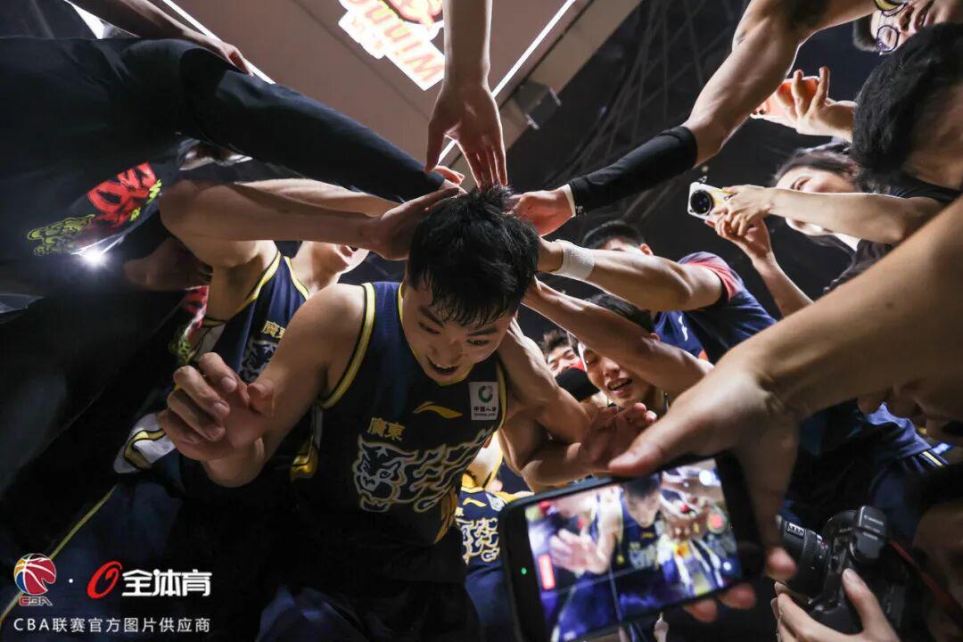 开云官方平台-加时绝杀！广东主场19记三分杀回北京